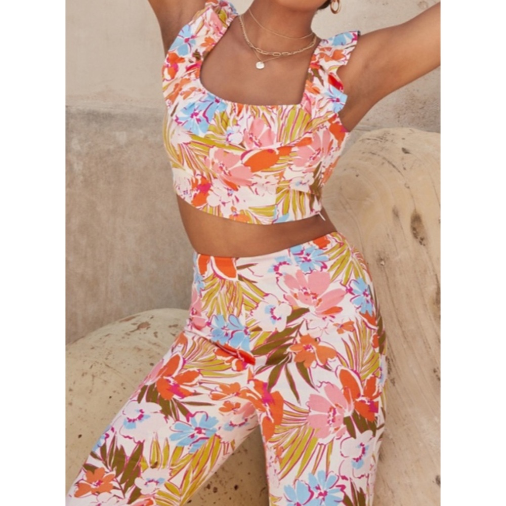 JustFab Floral Ruffle Crop Tank Top NWT - Picture 4 of 12